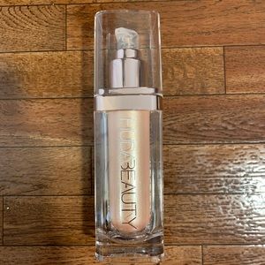 Huda Beauty Nymph All Over Body Highlighter in Luna